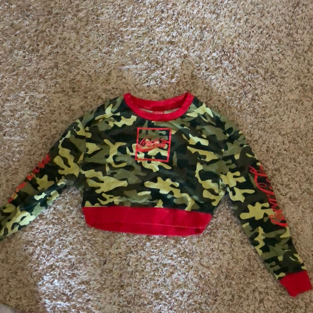 Cropped camo Coca-Cola shirt